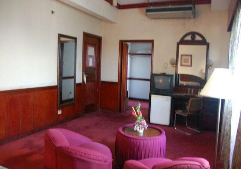 キングサイズベッドのスイートルーム, Comfort Inn & Suites Near Route 66