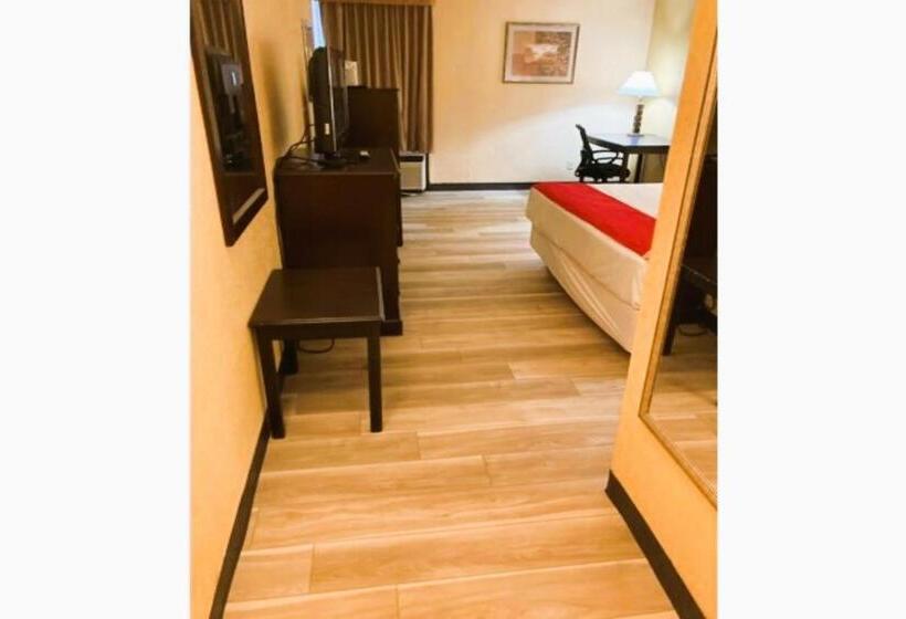 Номер Стандарт Кровать Кинг Адаптированный для Инвалидов, Capital O Nacogdoches Hwy 59 & Sw Stallings