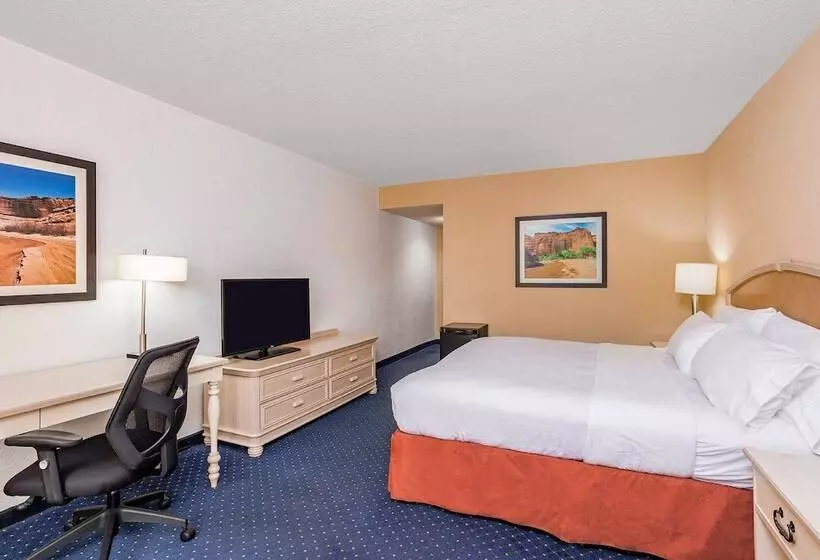 キングサイズベッドのスタンダードルーム, Holiday Inn Canyon De Chelly Chinle, An Ihg