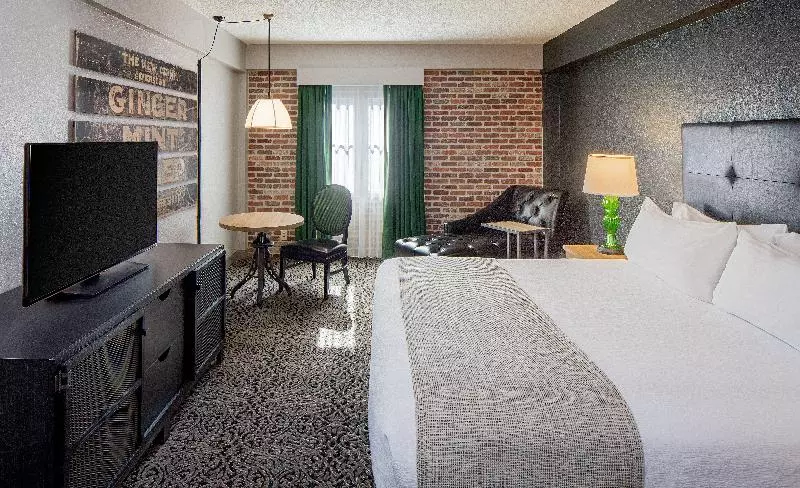 キングサイズベッドのスタンダードルーム, Holiday Inn Hotel French Quarter Chateau Lemoyne, An Ihg