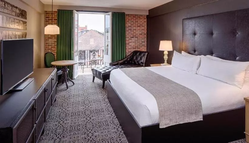キングサイズベッドのデラックスルーム, Holiday Inn Hotel French Quarter Chateau Lemoyne, An Ihg