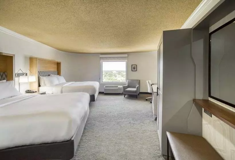２ダブルベッドのスタンダードルーム, Holiday Inn Mobile Downtown Historic District, An Ihg
