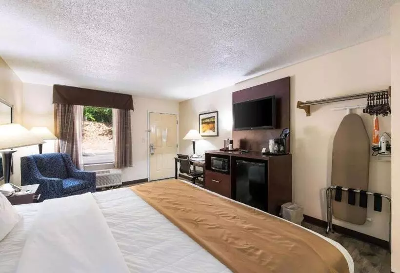 キングサイズベッドのスタンダードルーム, Quality Inn & Suites Rockingham