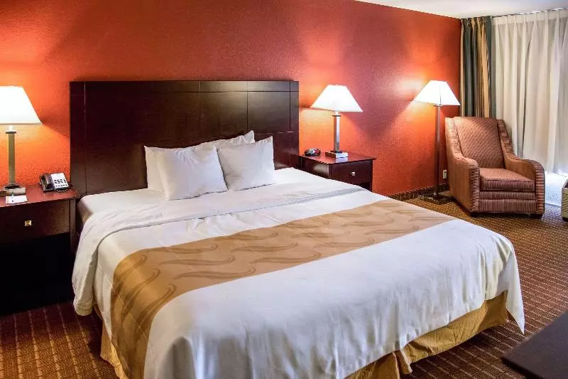 اتاق استاندارد با تخت بزرگ, Quality Inn Fort Dodge