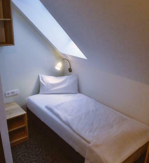 장애인을 위한 스탠다드 싱글 룸, Finkl's Heimat