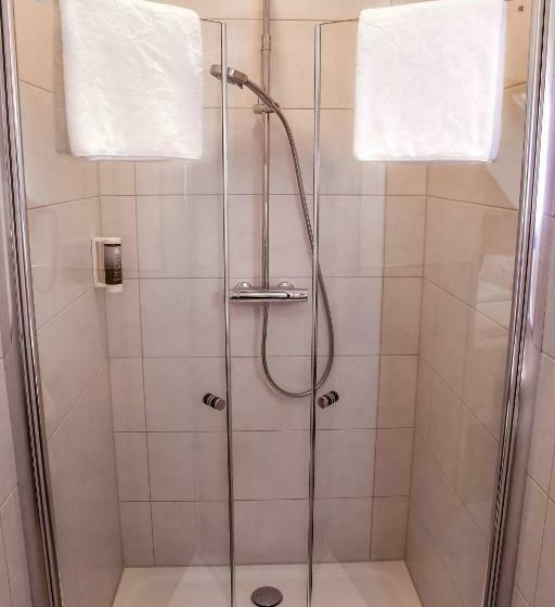 패밀리 룸, Finkl's Heimat