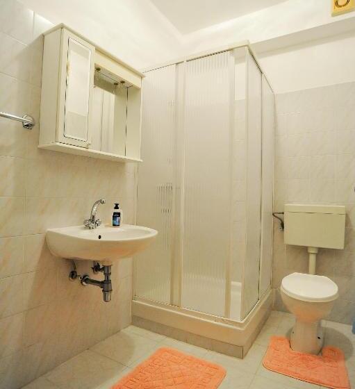 Appartamento 1 Camera da Letto Vista Giardino, Guest House Krševan