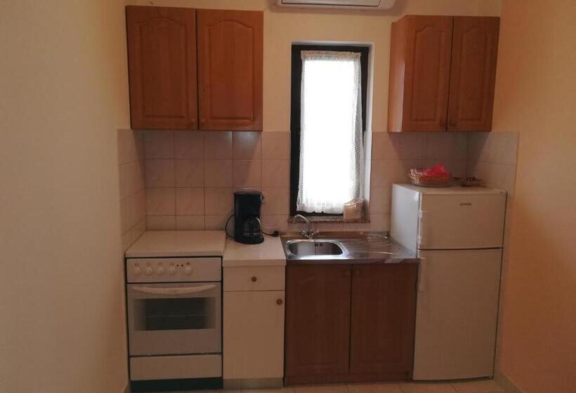 Appartamento 1 Camera da Letto Vista Giardino, Guest House Krševan