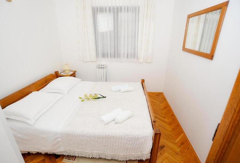 Appartamento 3 Camere da Letto, Guest House Krševan