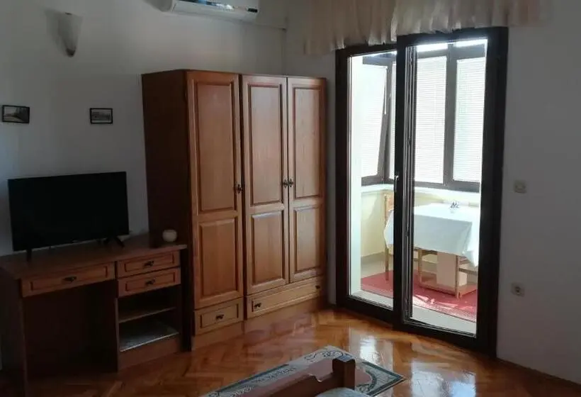 استودیو استاندارد با چشمانداز باغ, Guest House Krševan