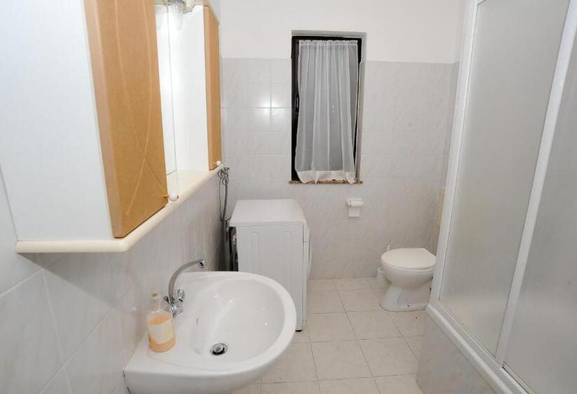 Monolocale Standard Vista Giardino, Guest House Krševan