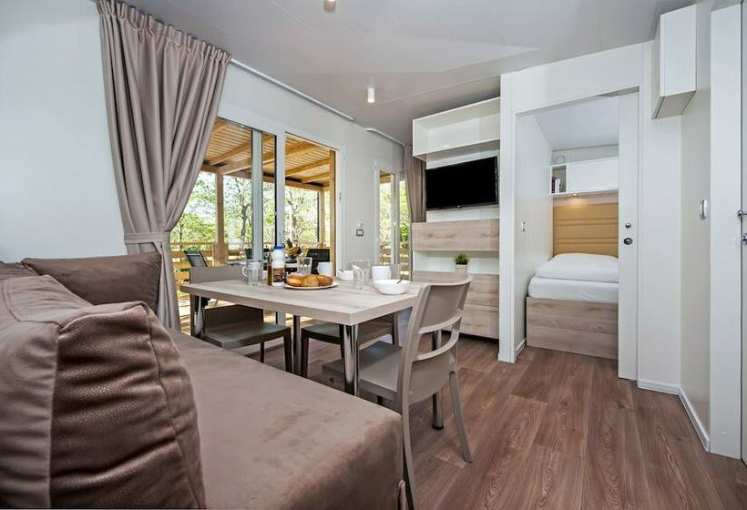 منزل غرفتين نوم, Mediteran Kamp Mobile Homes In Camping Puntica