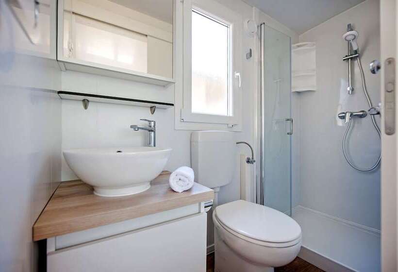 منزل غرفتين نوم, Mediteran Kamp Mobile Homes In Camping Puntica