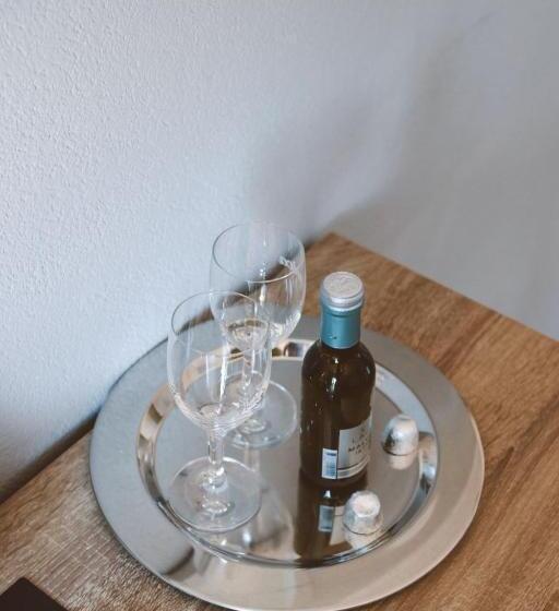 חדר סטנדרט נוף לים עם מרפסת, Mediteran Hvar   Modern Rooms And Restaurant, B&b