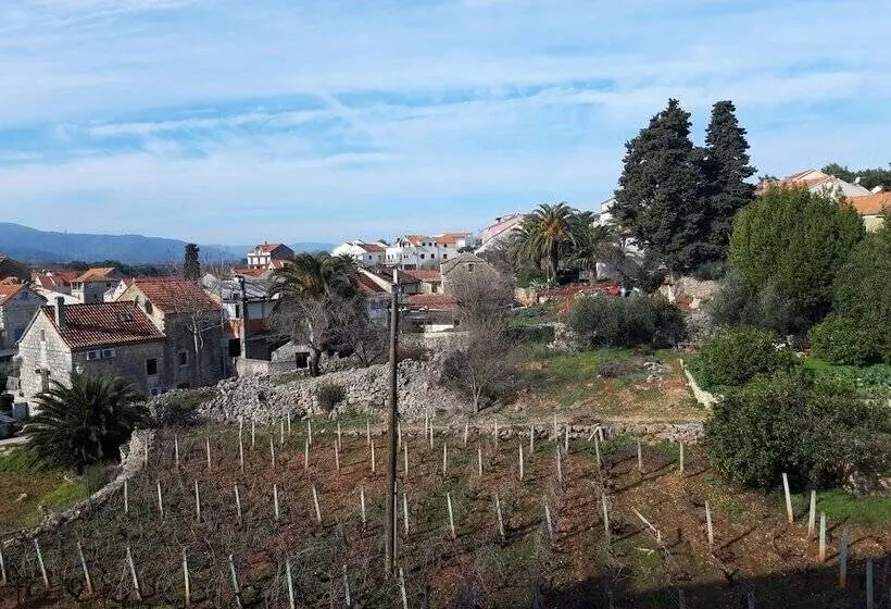 バルコニー付きデラックスルーム, Mediteran Hvar   Modern Rooms And Restaurant, B&b