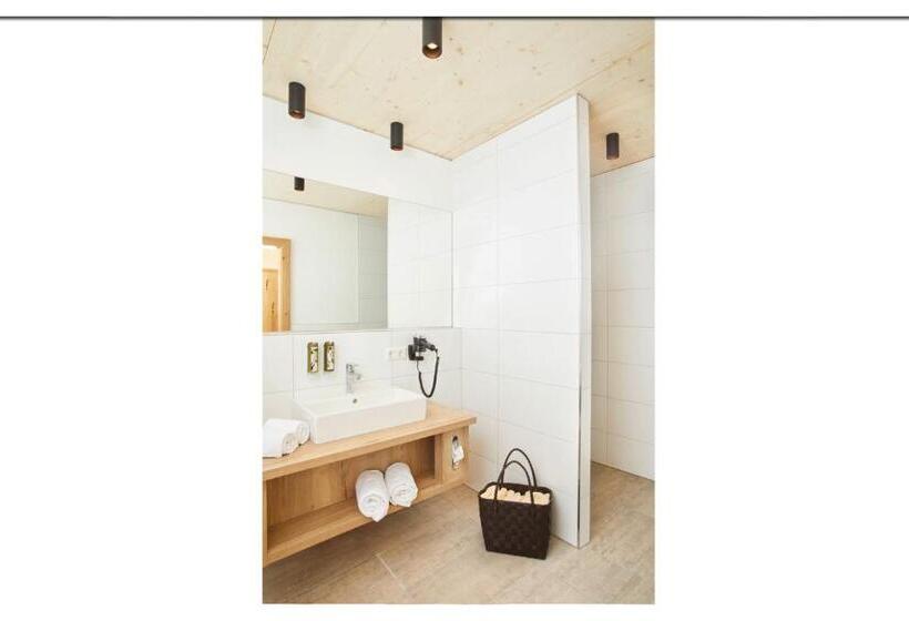 דירת שני חדרים, Das Tauernherz