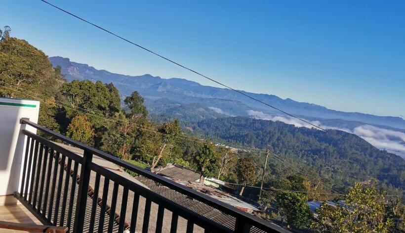 غرفة عائلية مطلّة علي الجبل, Nilowin Glenanore Guesthouse