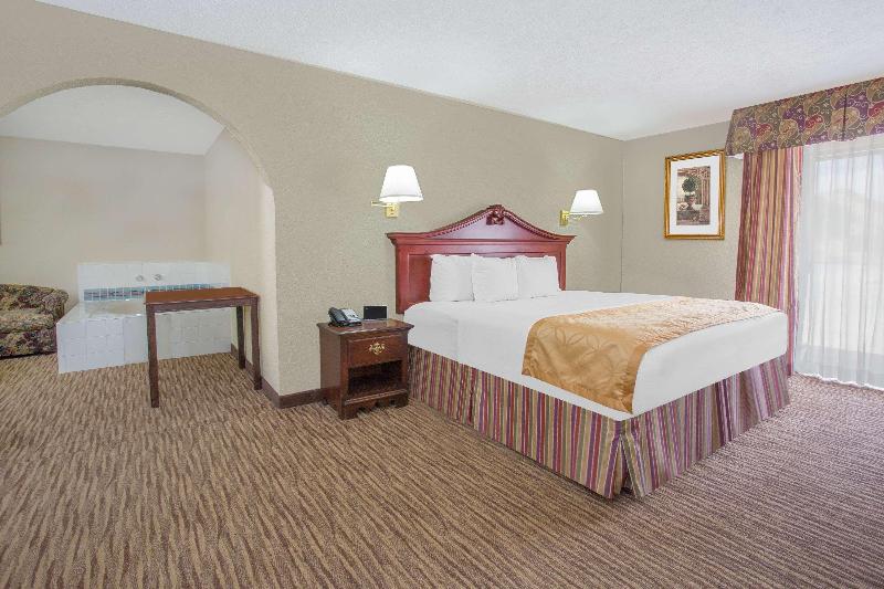 Номер Executive Кровать Кинг, Holiday Inn & Suites Duluth Downtown, An Ihg