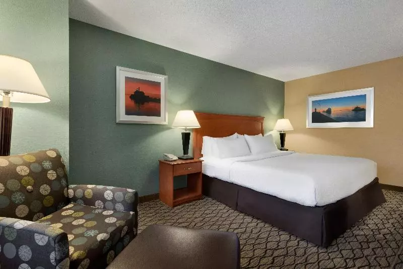 スタンダードルーム, Holiday Inn & Suites Duluth Downtown, An Ihg