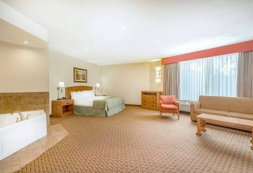 اتاق لوکس, Ramada By Wyndham Des Moines Tropics Resort & Conference Ctr
