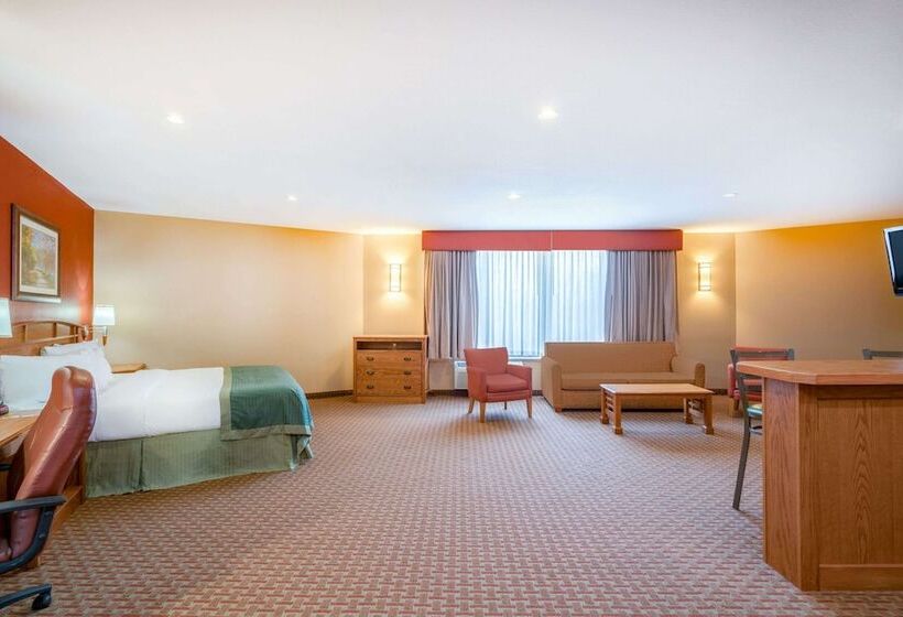 סוויטה דלוקס, Ramada By Wyndham Des Moines Tropics Resort & Conference Ctr