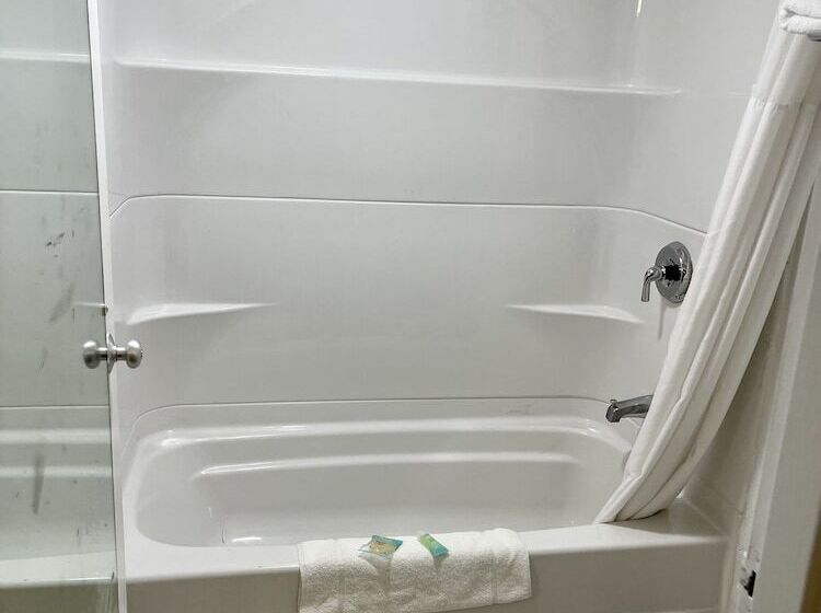 Номер Стандарт, Wilkesbarre Inn & Suites