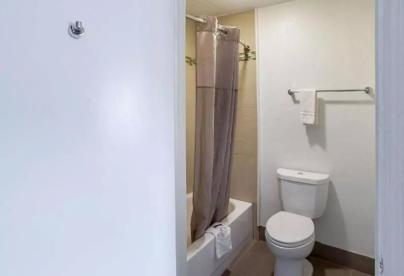 Standard Neljän Hengen Huone, Motel 6 Grand Prairie, Tx Near Six Flags Drive
