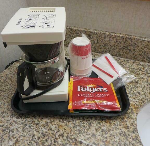 غرفة قياسية, Ramada By Wyndham Lansing Hotel & Conference Center