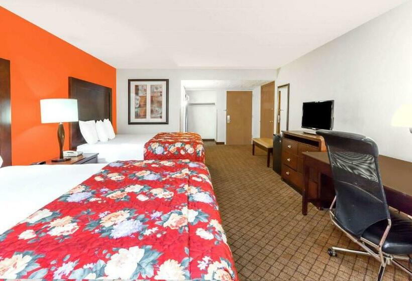 Номер Стандарт, Ramada By Wyndham Lansing Hotel & Conference Center