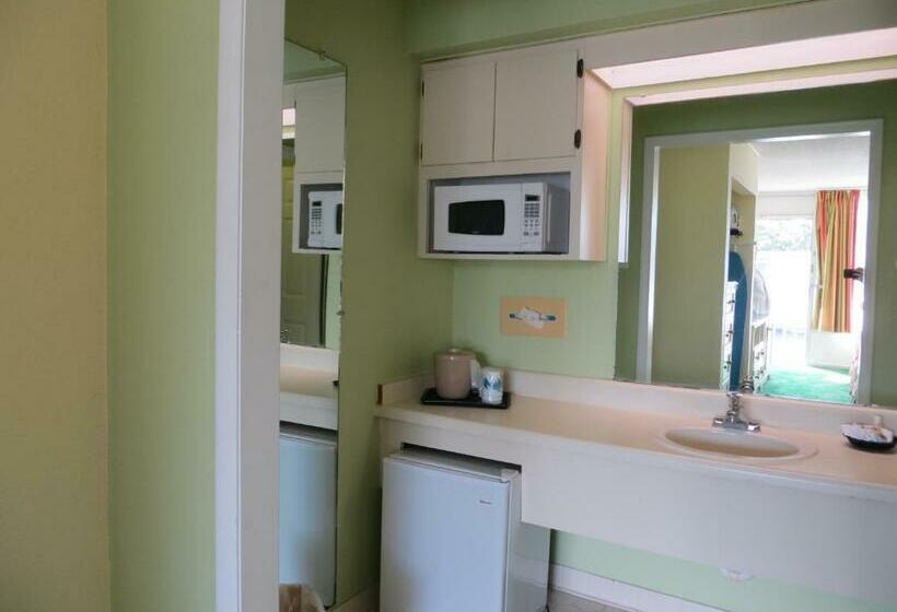 带2个双人床的标准工作室, Seralago Hotel & Suites Main Gate East