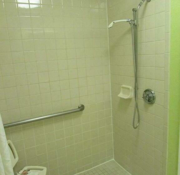 适合残疾人士使用的带超级大床的标准间, Seralago Hotel & Suites Main Gate East