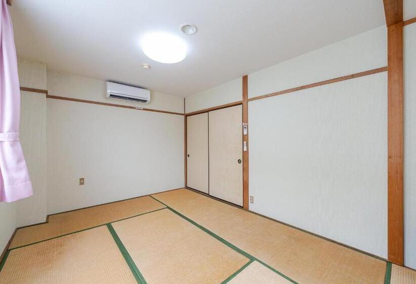 غرفة قياسية رباعية, Business Hotel Kyugetsu