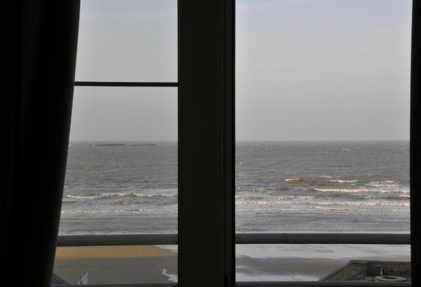 Triple Room Sea View, La Maison Du 6