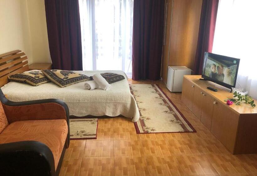 اتاق استاندارد سه نفره, Vila Cristalfrost