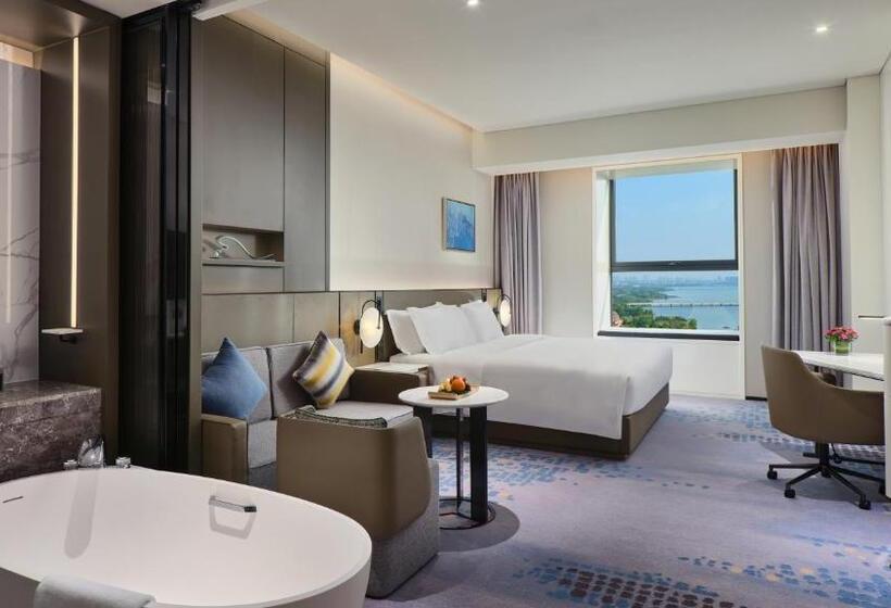 高级客房, Crowne Plaza Wuhan Development Zone, An Ihg