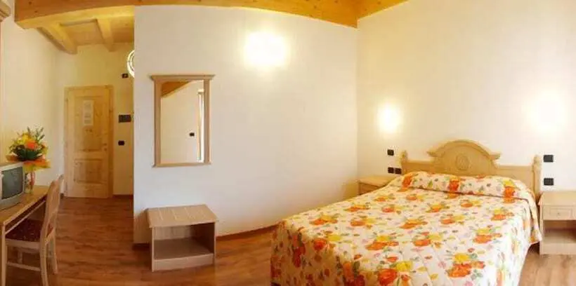 バルコニー付きスタンダードルーム, Agritur Girardelli