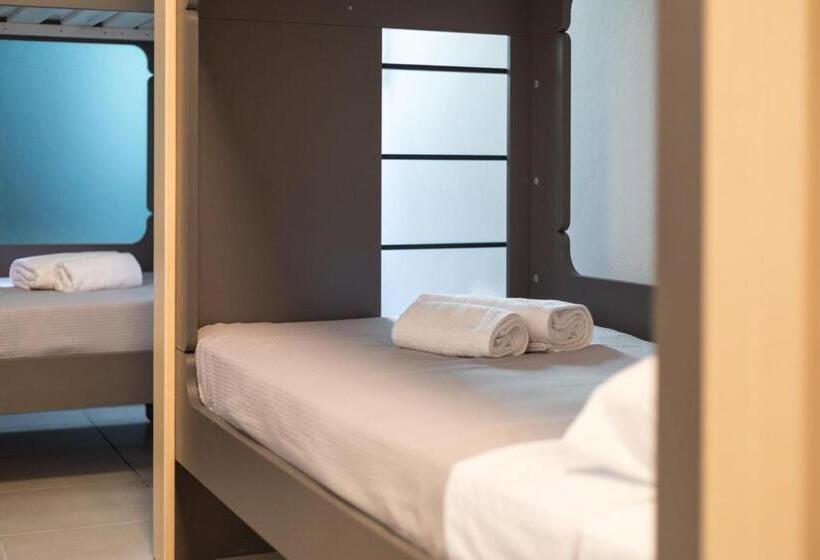 共用房间的床, Local Hostel & Suites