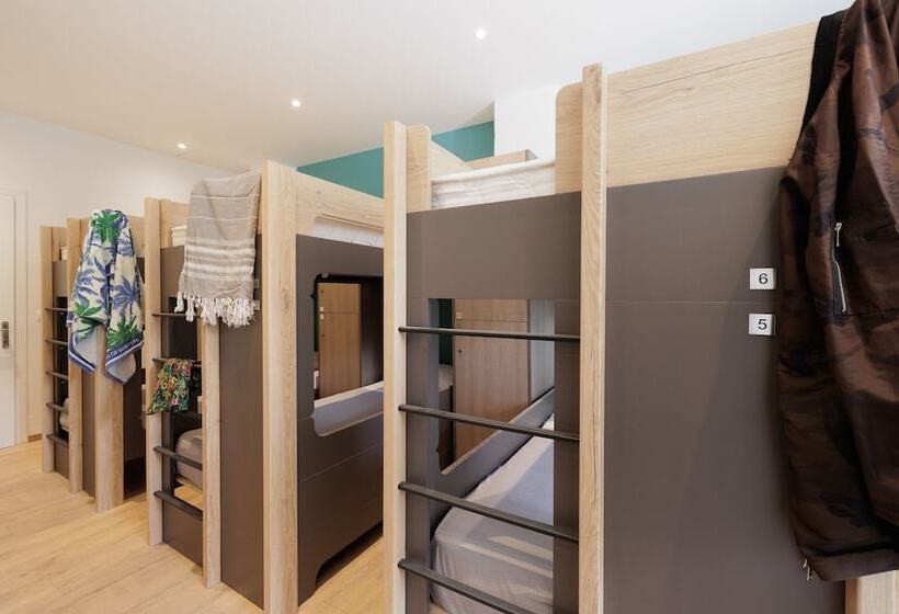 공동 객실, Local Hostel & Suites