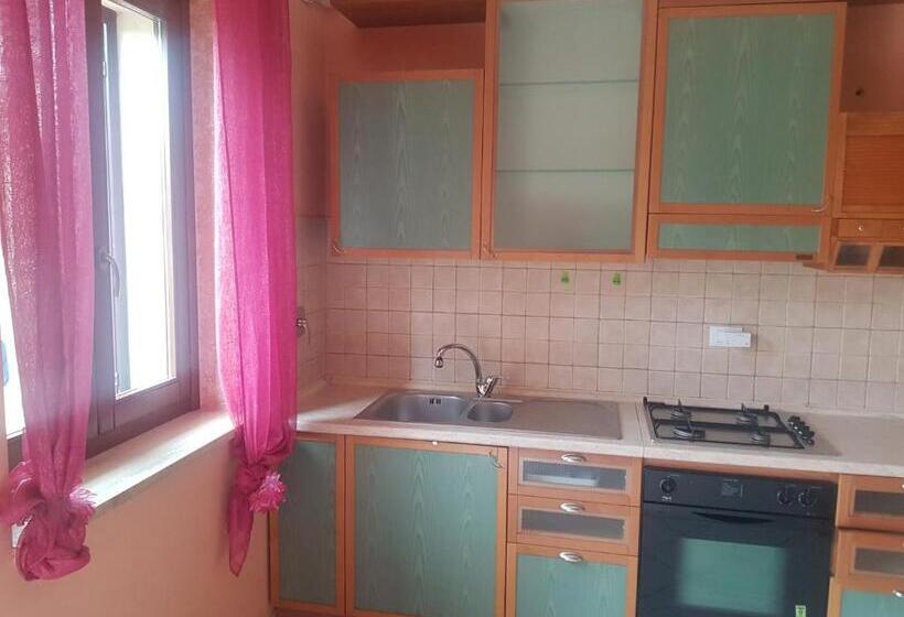 דירת חדר בקומת קרקע, Parcoverdepino