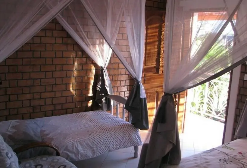 اتاق راحتی سه تخته, Avamada Lodge