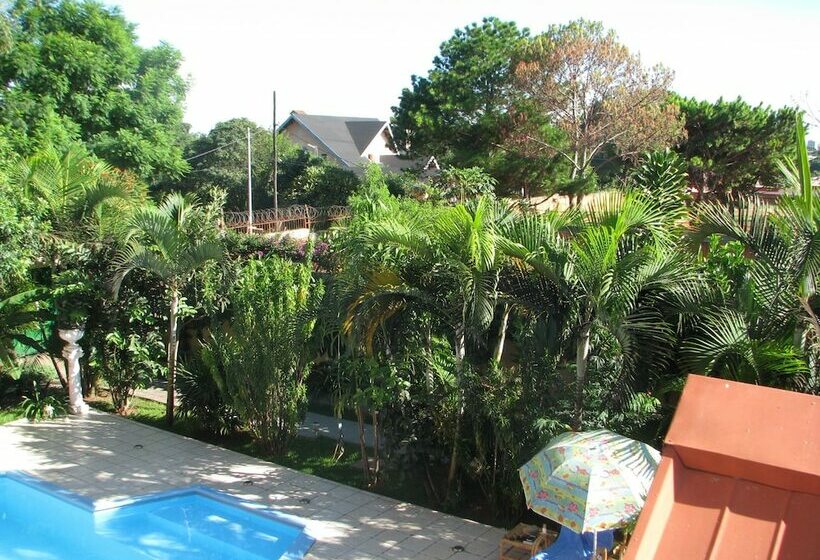 اتاق راحتی سه تخته, Avamada Lodge