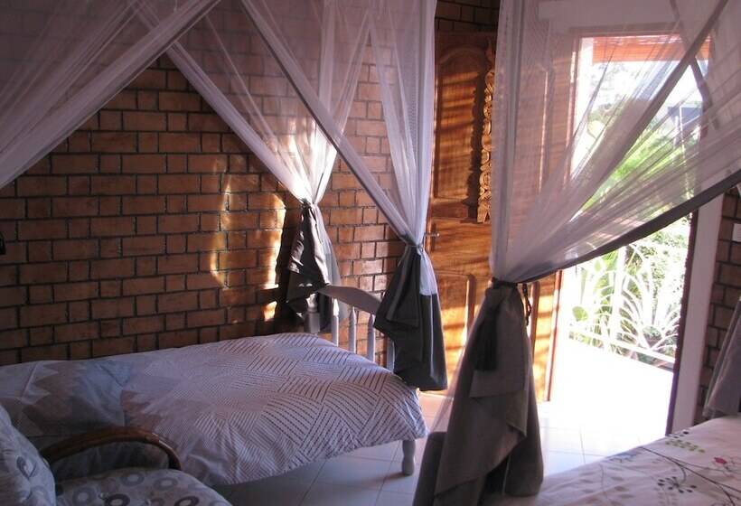 اتاق راحتی سه تخته, Avamada Lodge