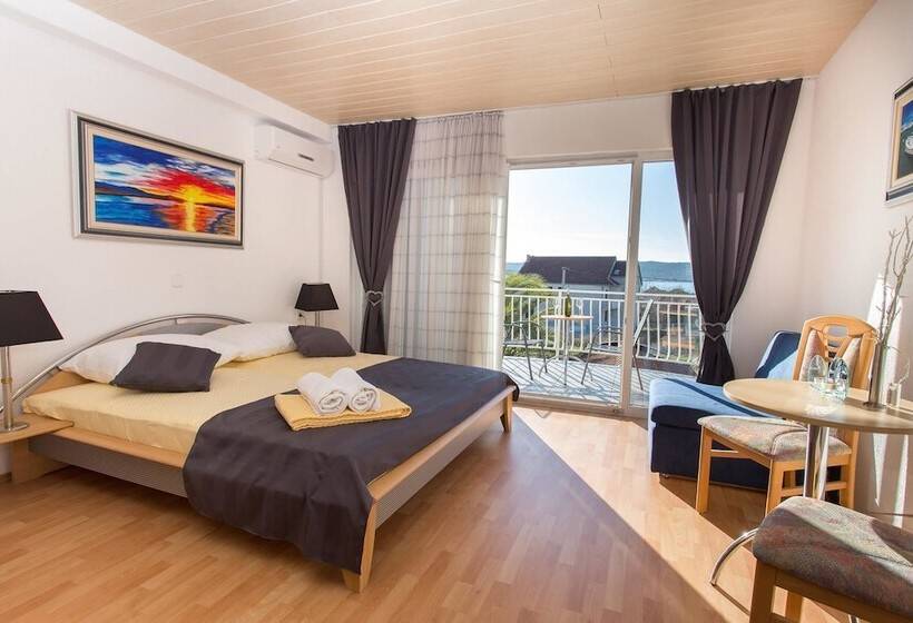 Triple Room Sea View, Lanterna Rooms