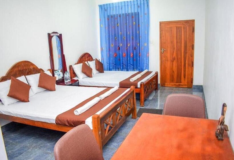 חדר משפחתי, Lion Resort