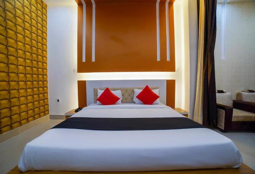 トリプルクラシックルーム, Corinthian