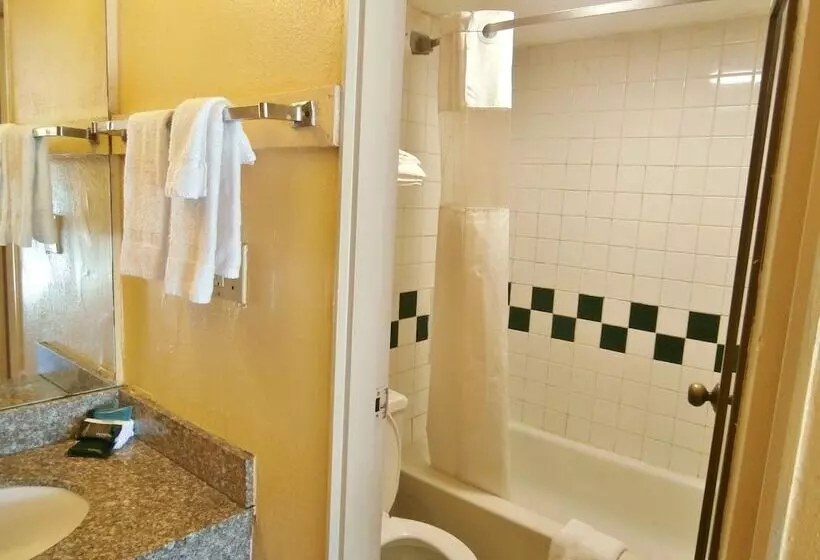 2ダブルベッドのスタンダードルーム, Country Hearth Inn & Suites Cartersville