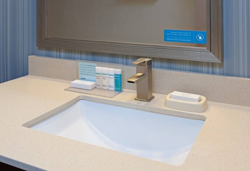 غرفة قياسية سرير مزدوج, Hampton Inn Morgan Hill