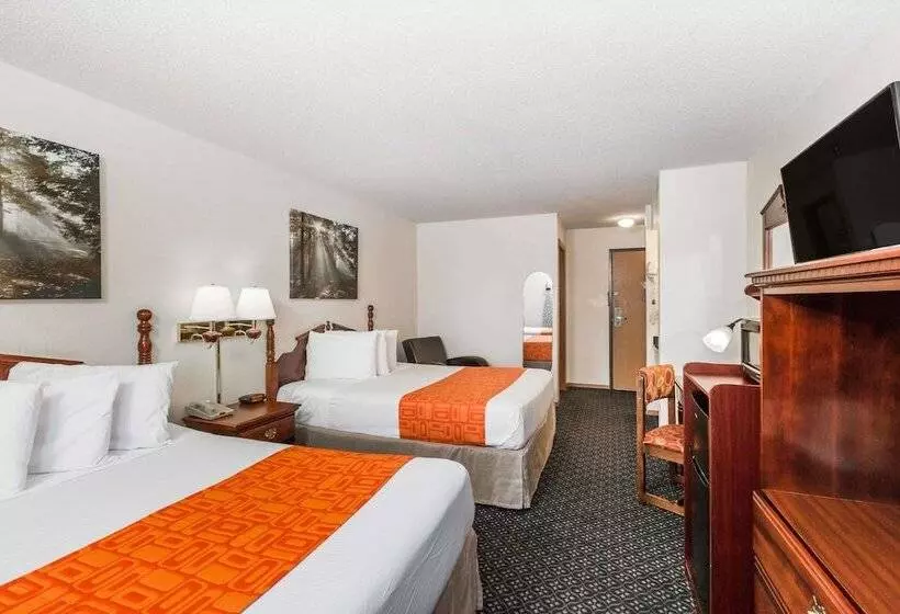 اتاق استاندارد با 2 تخت دوبل, Howard Johnson By Wyndham Wichita Airport