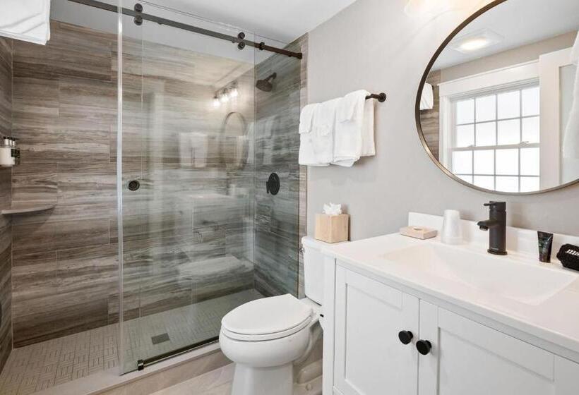 غرفة قياسية سرير كينج, Pelham On Main