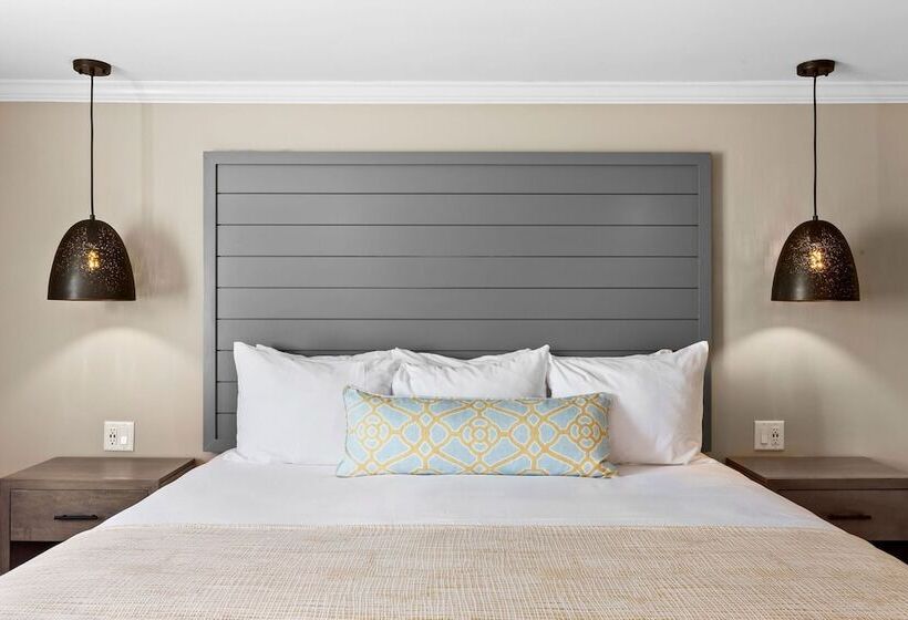 غرفة قياسية, Pelham On Main